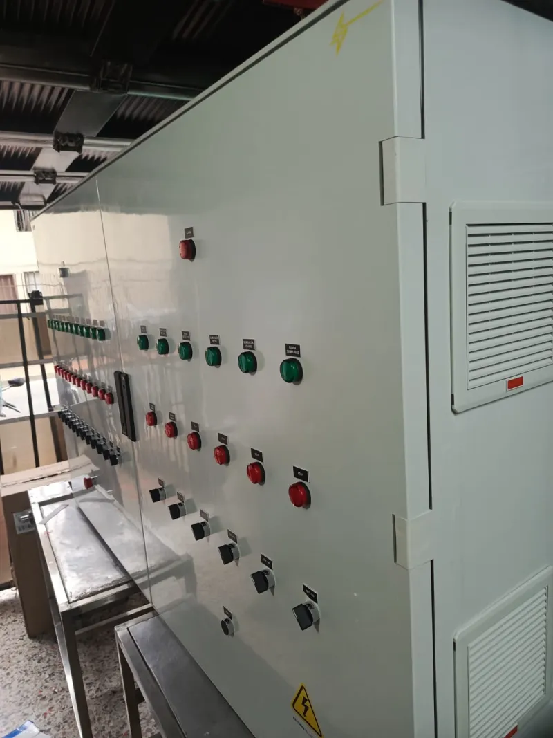 Vista lateral del CCM con controles y selectores